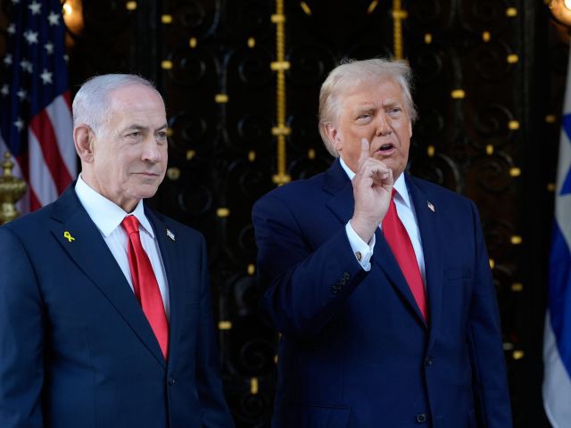 CNN: Нетаниягу хотел атаковать Иран до выборов, Трамп не дал "зеленый свет"