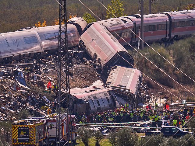 Число погибших при железнодорожной катастрофе в Испании выросло до 64 человек