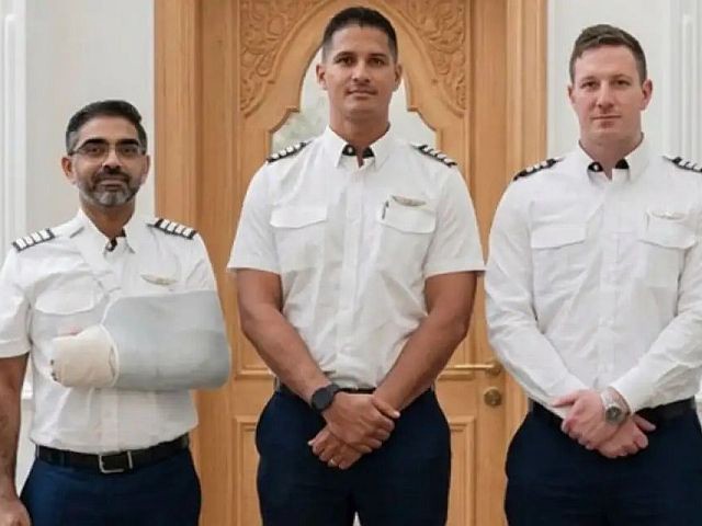 Названы имена сменных пилотов, посадивших самолет FlyDubai после попытки теракта