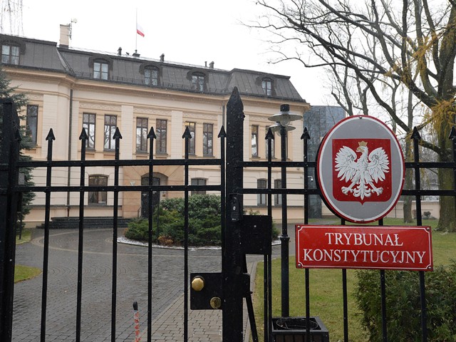 Политический кризис в Польше: полиция оцепила Конституционный трибунал