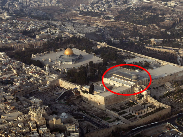Храмовая гора в Иерусалиме. Красным выделена мечеть Аль-Акса