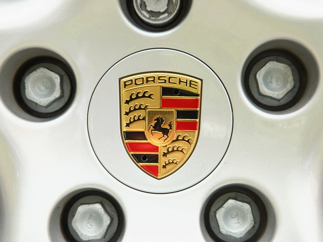 Porsche отзывает по всему миру 100 тысяч вседорожников Cayenne: у них могут выпасть фары