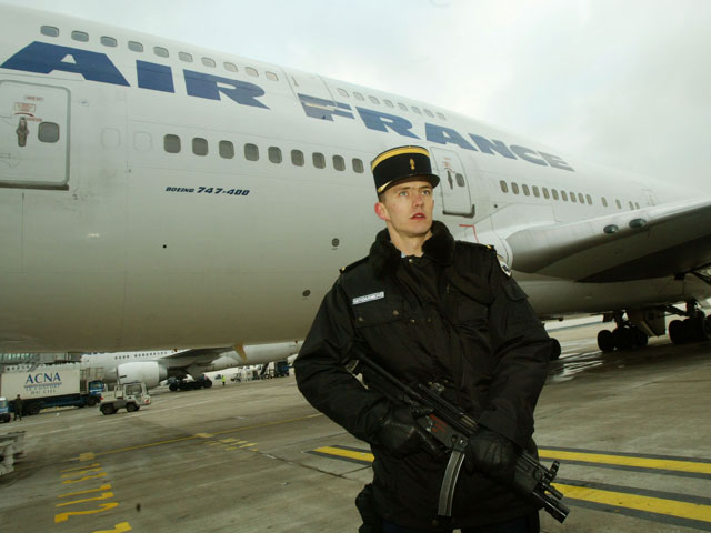 Самолет Air France, летевший в Израиль, совершил экстренную посадку из-за будильника