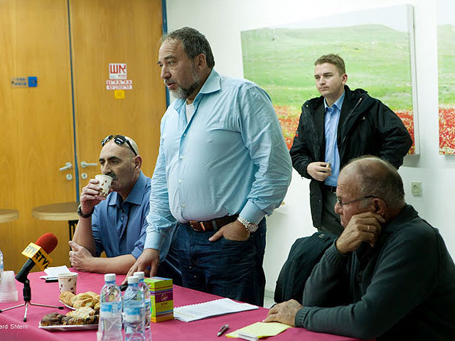 В среду, 29 февраля, министры от партии "Наш дом Израиль" совершили поездку в Иорданскую долину, региональные советы Тамар и Мегилот
