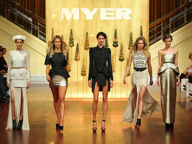 В Мельбурне в рамках модельного шоу "Майер" состоялся показ коллекции известного дизайнера Тони Матичевского