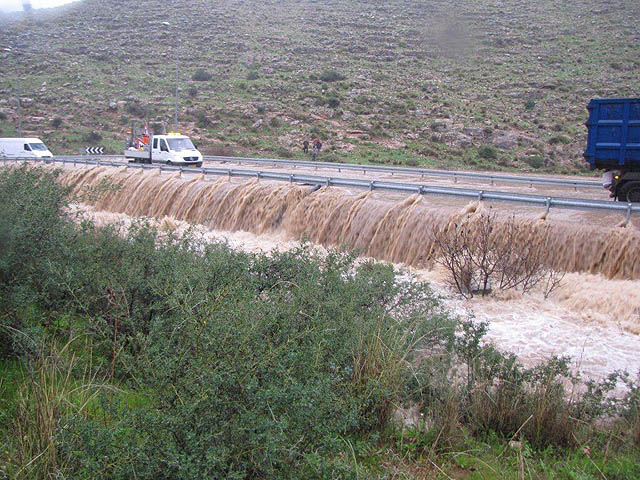 Наводнение реки Шила возле Бейт Арие. 1 марта 2012 года