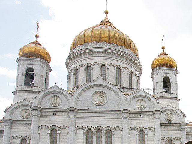 21 февраля феминистская панк-группа Pussy Riot ворвалась в московский храм Христа Спасителя, чтобы исполнить композицию "Богородица, Путина прогони!" непосредственно у входа в алтарь