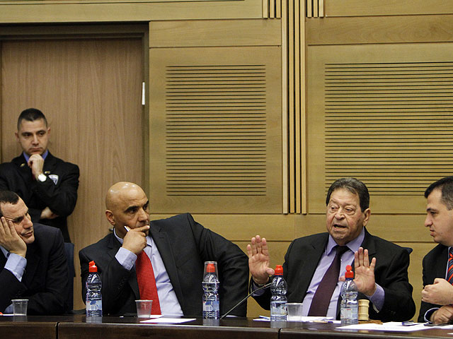 Кнессет оставил министров без бесплатного ТВ, зато с интернетом