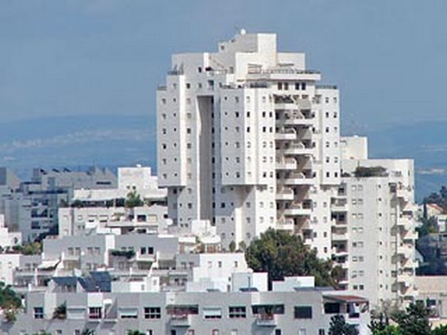 Опрос: большинство израильтян считает, что в 2012 году цены на жилье расти не будут