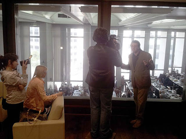 Михаил Ширвиндт, снимающий серию передач об Израиле, посетил Алмазную биржу