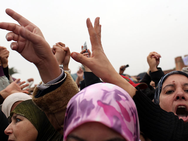 В Марокко начались новые демонстрации протеста, на сей раз, не связанные с политическими требованиями. Поводом послужило самоубийство 16-летней Амины аль-Филали, которая отравилась крысиным ядом после того, как ее избил муж