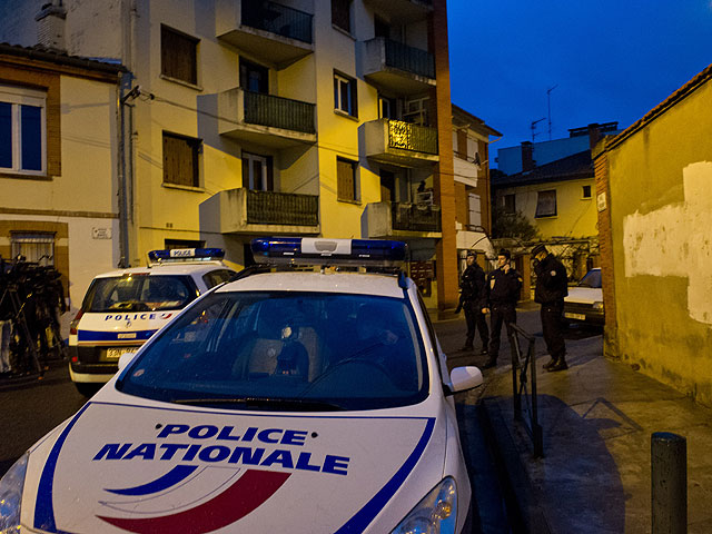 К северу от Тулузы идет операция по захвату террориста, устроившего бойню в еврейской школе  