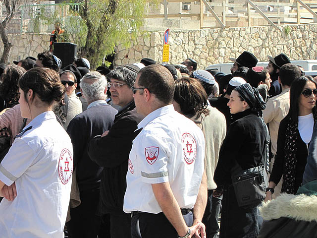 Десяткам людей потребовалась помощь врачей во время похорон жертв теракта в Тулузе  