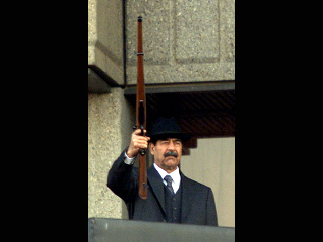 Саддам Хусейн любил и ценил оружие