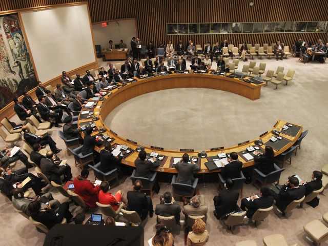Совбез ООН обсудит отправку в Сирию первой группы наблюдателей за прекращением огня