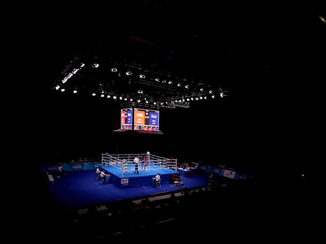 Мехико: украинский боксер проиграл легендарному Хуану Мануэлю Маркесу по очкам