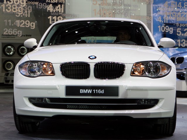 Большинство британцев, изменяющих своим женам, ездят на автомобилях марки BMW