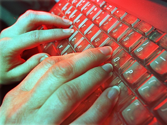 Хакеры атаковали компьютеры нефтяной отрасли Ирана