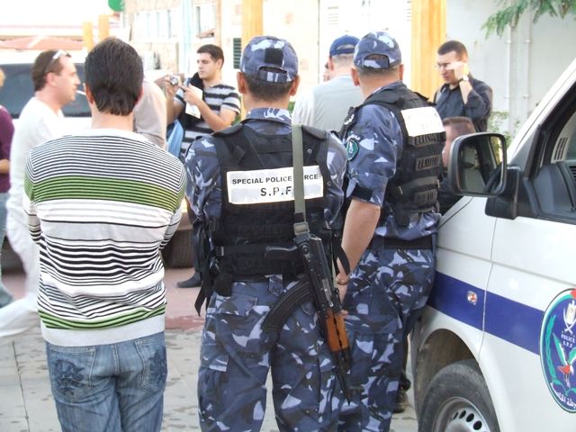 Палестинские полицейские в Дженине. 01.12.2008