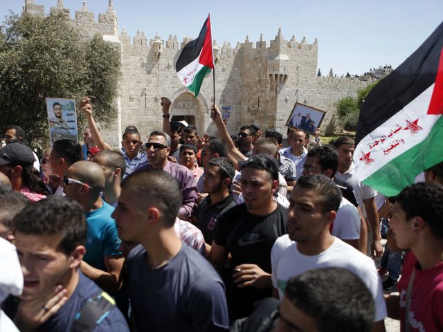 В Восточном Иерусалиме в шествии участвовали около 500 палестинцев
