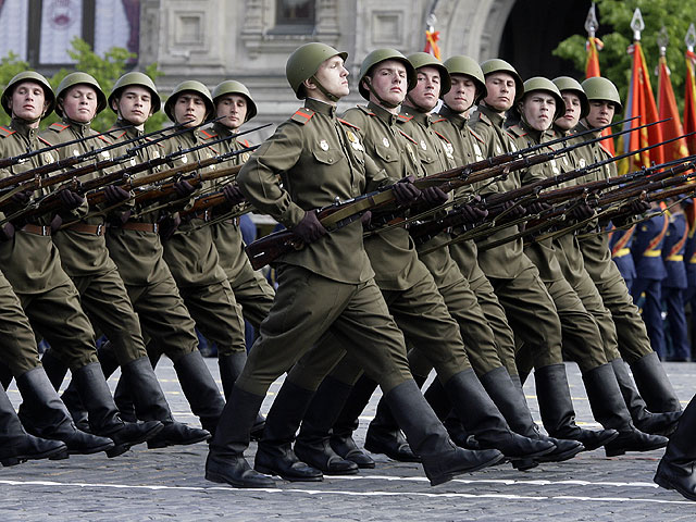 В Москве на Красной площади проходит Парад Победы