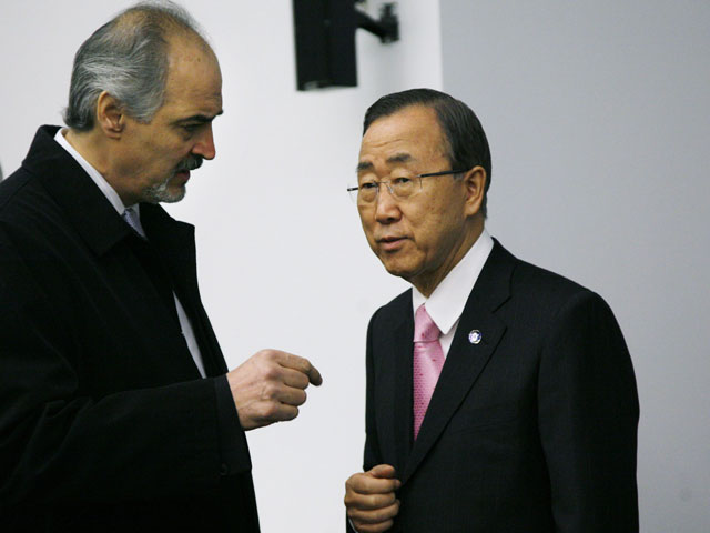 Представитель Сирии в ООН Башар Джафари и генсек ООН Пан Ги Мун