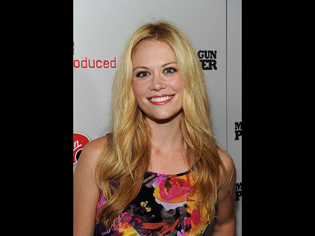 Клэр Коффи (Claire Coffee) 