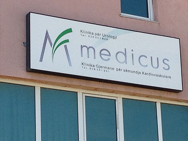 Россию, Украину, Турцию и Израиль просили оказать содействие в задержании "черных трансплантологов", сотрудничавших с клиникой "Медикус" в Приштине, где осуществлялась большая часть операций по пересадке органов