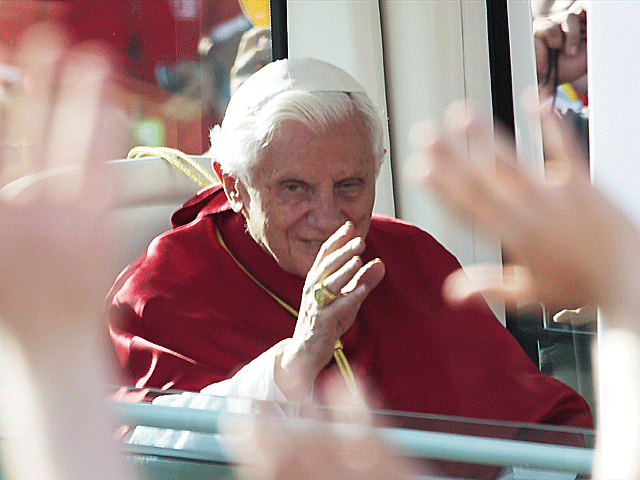 Скандал в Ватикане: камердинера Папы Римского обвиняют в утечке секретной информации