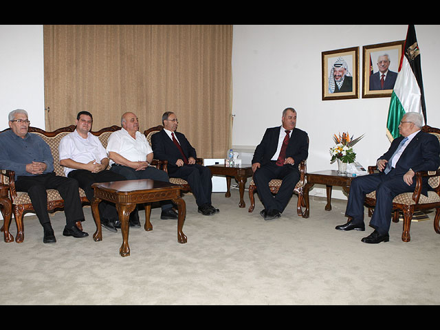 Глава ПНА Махмуд Аббас принимает делегацию израильских арабов. Рамалла, октябрь 2010 года