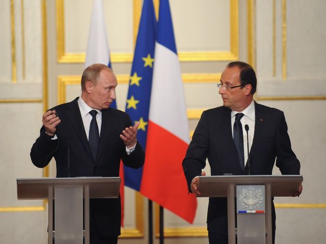 Владимир Путин прибыл во Францию, где провел переговоры с новым президентом страны Франсуа Олландом.