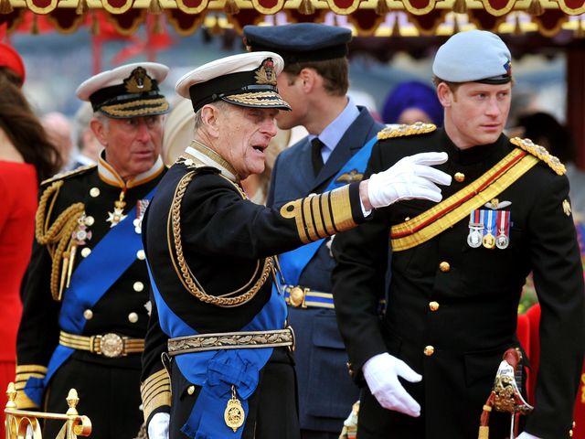 Принц Чарльз, принц Филип, принц Уильям и принц Гарри на речном параде. Лондон, 03.06.2012