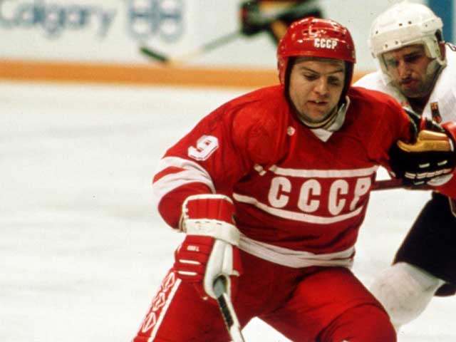 Умер великий советский хоккеист Владимир Крутов