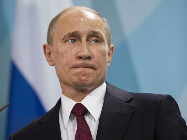 Владимир Путин упомянул "некоторую озабоченность" в отношении закона председателя Совета по правам человека.