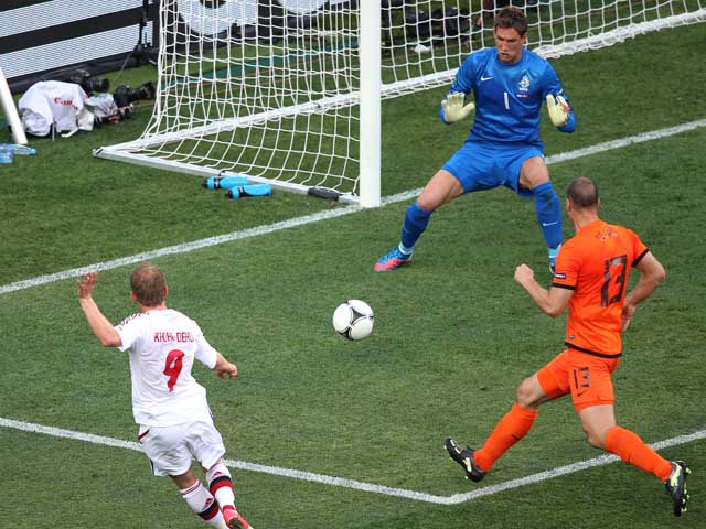 Первая сенсация Евро: датчане обыграли сборную Голландии