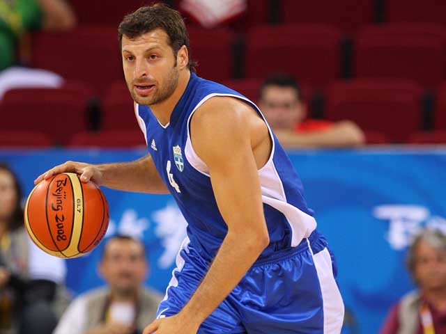 Сборная Греции обыграла россиян и в баскетбол