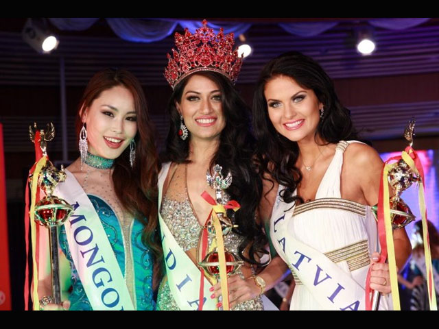 Победительница и вице-мисс конкурса "Мисс Азия 2012"