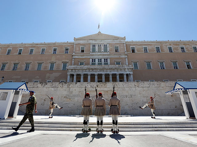 В Греции будет сформирована трехпартийная коалиция