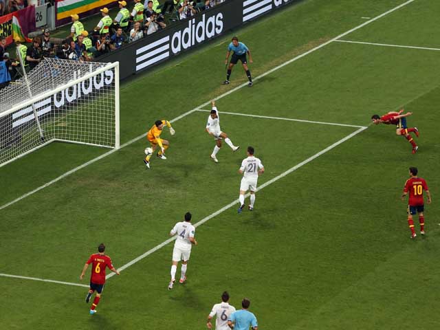 В 100-м матче Хаби Алонсо отметился дублем. Испания вышла в полуфинал