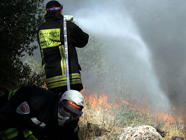 Тушение пожара в окрестностях Иерусалима