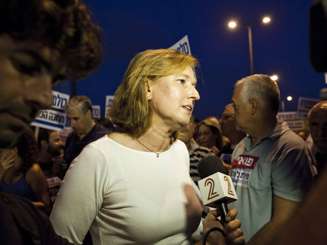 Ципи Ливни среди участников "Марша фраеров". Тель-Авив, 7 июля 2012 года