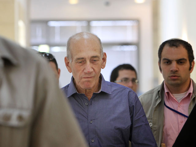 Эхуд Ольмерт в суде. 10 июля 2012 года