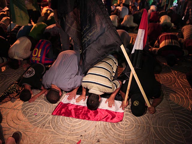 Исламистское движение "Братья-мусульмане" призвало египтян выйти на очередную "Демонстрацию миллионов" в поддержку президента
