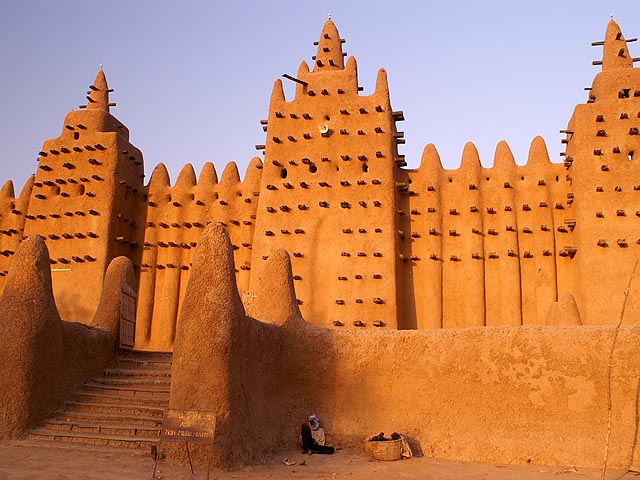 Мали: исламисты разрушают уникальные мавзолеи в Тимбукту