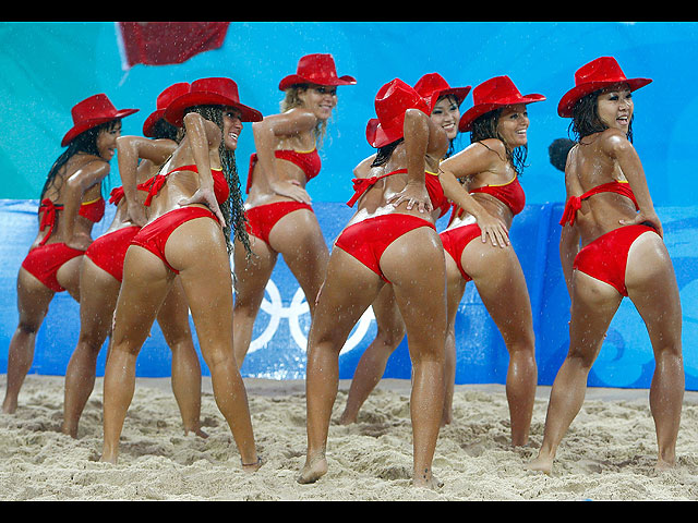 "Подтанцовка" пляжного волейбола на Олимпиаде 2008 