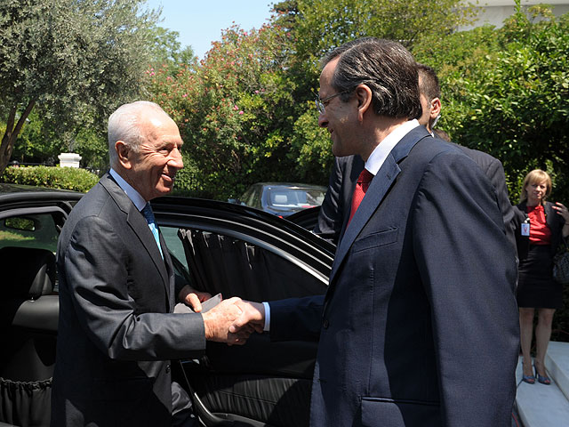 Шимон Перес прибыл в Грецию обсуждать военный союз и энергетику 