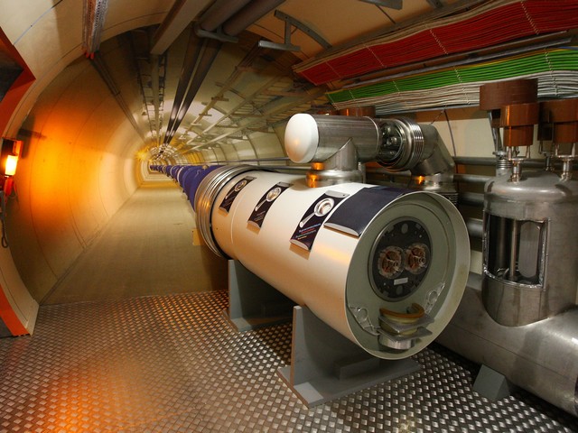 Физики CERN открыли новую частицу: возможно, речь идет о бозоне Хиггса