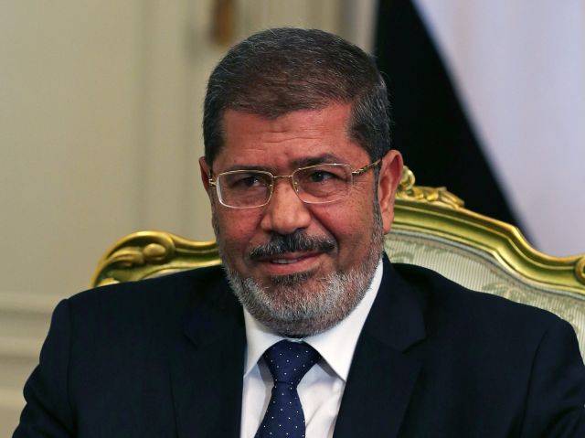 Отставки в Египте продолжаются: Мурси убирает генералов Мубарака