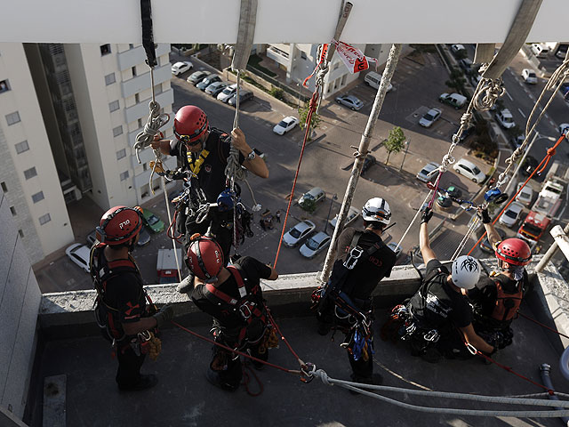 Пожарные и Управление тылом провели учения по эвакуации зданий
