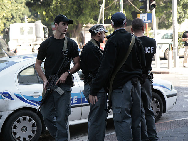 Члены Исламского движения проводят пикет у посольства США в Тель-Авиве